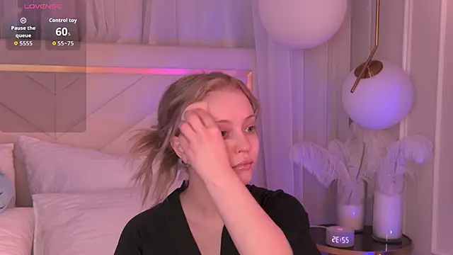 MollyHilton online show from March 6, 2026, 6:36 pm