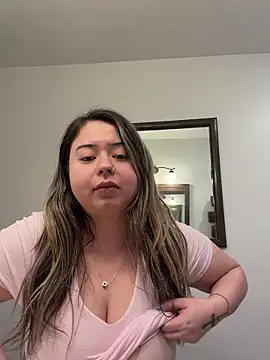 sexyymamilove online show from February 1, 2026, 7:34 pm