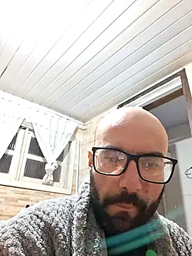 Snapshot of Robsonitj90 chatting on June 18, 2026, 9:47 am Robsonitj90 online show from June 18, 2026, 9:47 am