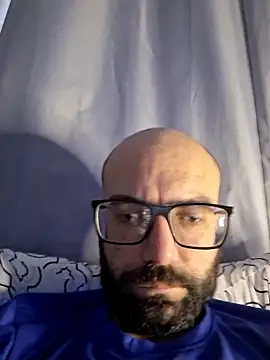 Snapshot of Robsonitj90 chatting on June 28, 2026, 12:11 pm Robsonitj90 online show from June 28, 2026, 12:11 pm