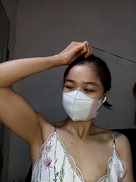 Daisy-lusia2026 online show from April 22, 2026, 11:22 pm