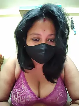 Curvy Trisha online show from June 13, 2026, 3:32 pm