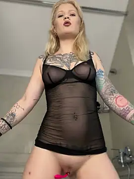 BlondeDoll  online show from February 3, 2026, 6:22 am