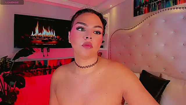 Snapshot of Maia_Hotts chatting on July 31, 2026, 7:55 pm Maia Hotts online show from July 31, 2026, 7:55 pm