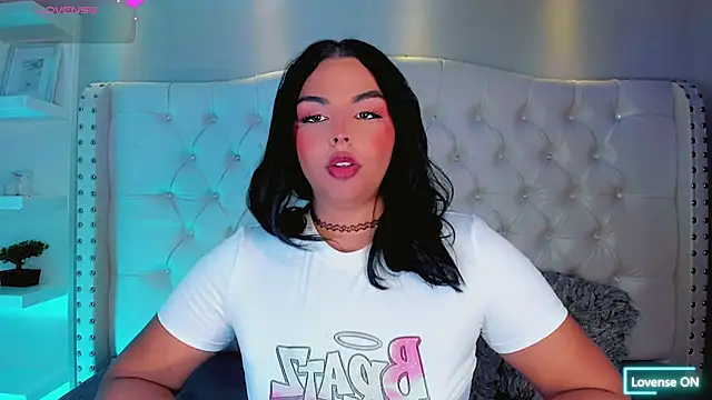 Snapshot of Maia_Hotts chatting on July 7, 2026, 8:12 pm Maia Hotts online show from July 7, 2026, 8:12 pm