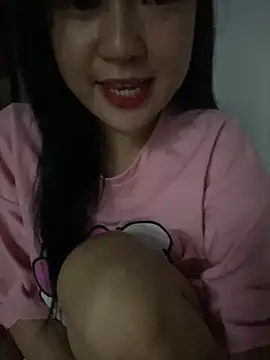 hotgirl-sexy online show from May 2, 2026, 2:33 pm