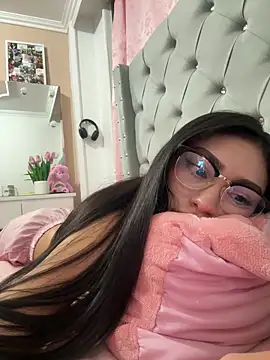 Bonny Eva online show from May 13, 2026, 5:36 am