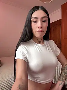 Bonny Eva online show from April 27, 2026, 6:06 pm