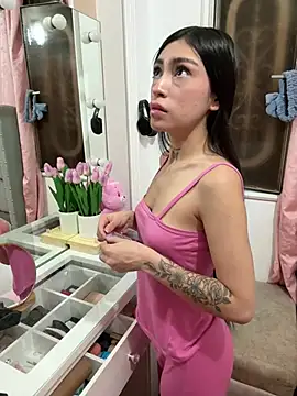 Bonny Eva online show from May 2, 2026, 4:18 am