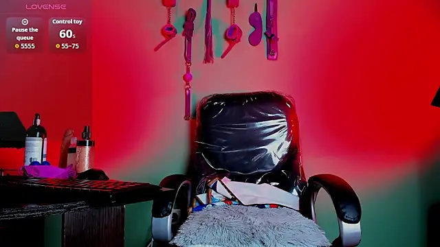 Snapshot of hazz_smith_ chatting on February 27, 2026, 5:35 pm hazz smith online show from February 27, 2026, 5:35 pm