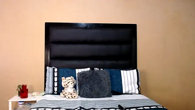 AppleAsss online show from February 21, 2026, 1:02 pm