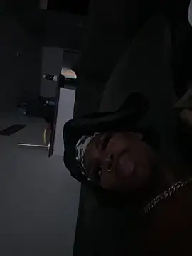 Snapshot of Blacknraw chatting on February 25, 2026, 12:27 pm Blacknraw online show from February 25, 2026, 12:27 pm