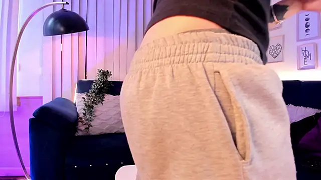 Snapshot of agata_volkov chatting on March 5, 2026, 8:05 pm agata volkov online show from March 5, 2026, 8:05 pm