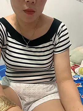 Snapshot of Baby-lovely69 chatting on April 11, 2026, 4:53 am Baby-lovely69 online show from April 11, 2026, 4:53 am