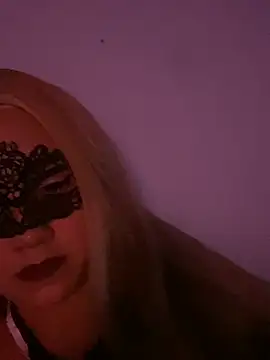 Karenhot11 online show from February 1, 2026, 11:47 pm