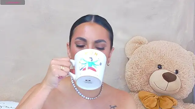 Snapshot of AndiVasquez chatting on May 20, 2026, 11:07 am AndiVasquez online show from May 20, 2026, 11:07 am