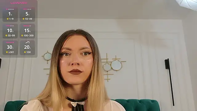 Snapshot of IrisLayne chatting on March 4, 2026, 5:37 am IrisLayne online show from March 4, 2026, 5:37 am