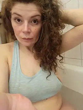 Snapshot of Isa363636 chatting on February 6, 2026, 9:44 pm Isa363636 online show from February 6, 2026, 9:44 pm