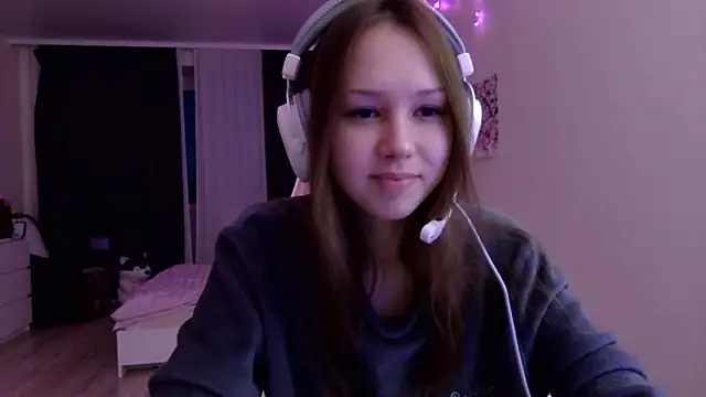 Nelly Sweetgirl online show from February 1, 2026, 2:48 pm