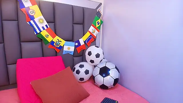 Snapshot of melany_roberts_ chatting on June 20, 2026, 3:22 am melany roberts online show from June 20, 2026, 3:22 am