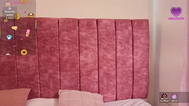 Snapshot of LOU_22_ chatting on June 17, 2026, 12:26 pm LOU 22 online show from June 17, 2026, 12:26 pm