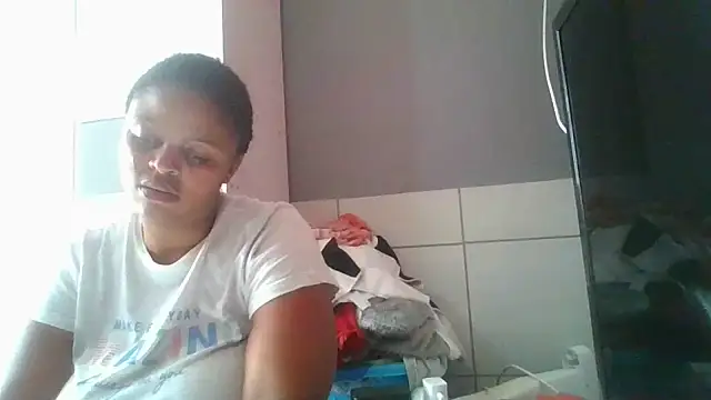 PrettyLisa26 online show from May 11, 2026, 1:01 pm