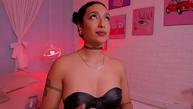 Snapshot of Cleo_Foxx chatting on July 1, 2026, 12:05 pm Cleo Foxx online show from July 1, 2026, 12:05 pm