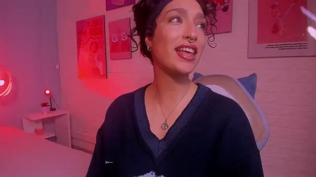 Snapshot of Cleo_Foxx chatting on June 10, 2026, 12:06 pm Cleo Foxx online show from June 10, 2026, 12:06 pm