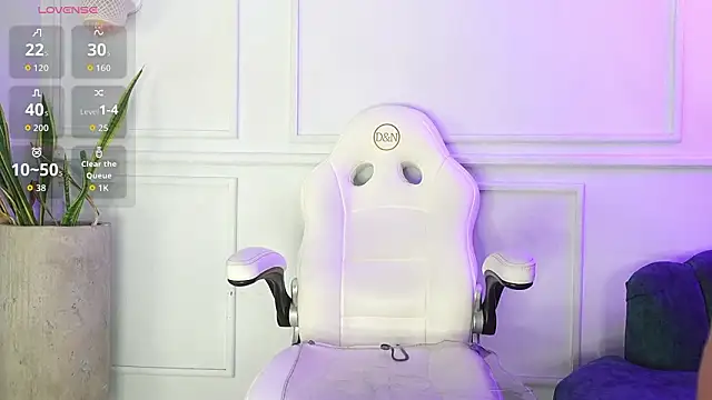 Lia Velez  online show from March 7, 2026, 3:50 pm