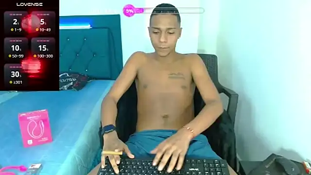 hotboyluxe online show from June 19, 2026, 10:32 am