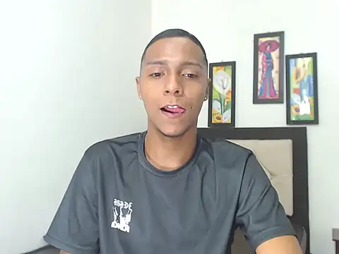 hotboyluxe online show from March 3, 2026, 3:24 am