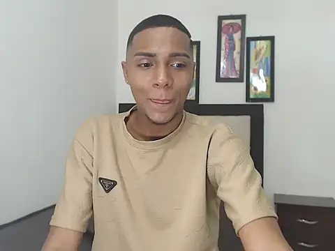 hotboyluxe online show from February 14, 2026, 2:45 am