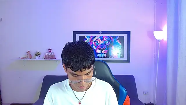 Snapshot of Maecum18 chatting on June 16, 2026, 9:37 pm Maecum18 online show from June 16, 2026, 9:37 pm