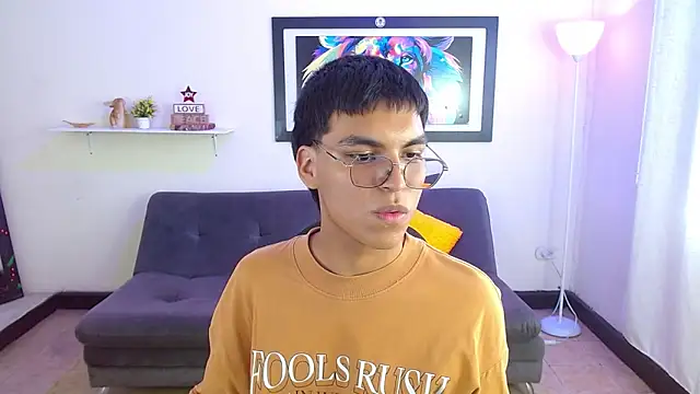 Snapshot of Maecum18 chatting on March 14, 2026, 10:05 pm Maecum18 online show from March 14, 2026, 10:05 pm