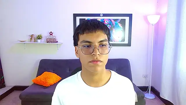 Snapshot of Maecum18 chatting on March 18, 2026, 8:32 pm Maecum18 online show from March 18, 2026, 8:32 pm