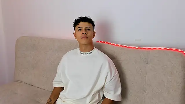  Alex Colton online show from May 3, 2026, 10:02 pm