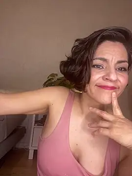 eva luz online show from February 21, 2026, 2:13 am