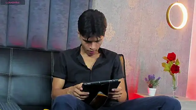 Snapshot of Alejandroo_Montenegro chatting on March 27, 2026, 10:00 pm Alejandroo Montenegro online show from March 27, 2026, 10:00 pm