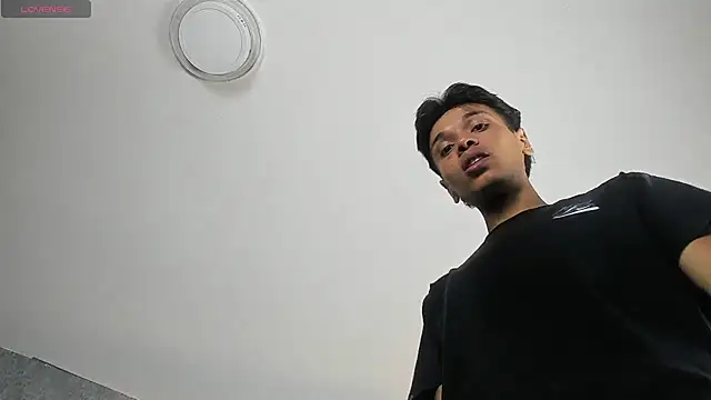 Snapshot of Alejandroo_Montenegro chatting on June 9, 2026, 8:10 pm Alejandroo Montenegro online show from June 9, 2026, 8:10 pm