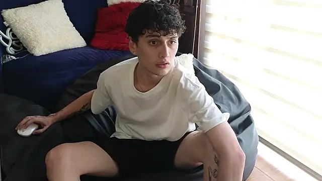 mrpicklesx23 online show from February 3, 2026, 7:52 pm