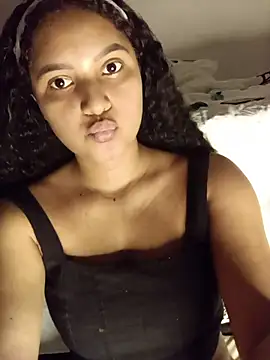 LiaRose- online show from May 11, 2026, 12:23 am