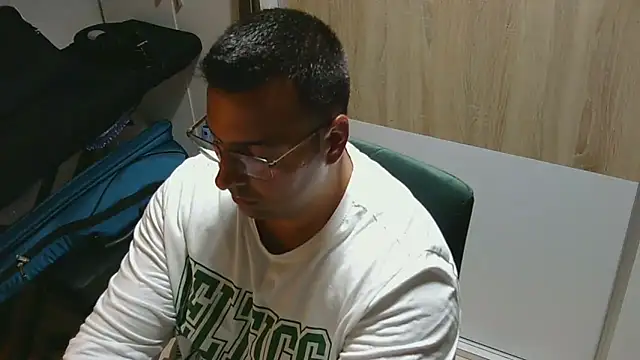 Snapshot of VanillaTime78-Jorge chatting on May 9, 2026, 10:02 pm VanillaTime78-Jorge online show from May 9, 2026, 10:02 pm