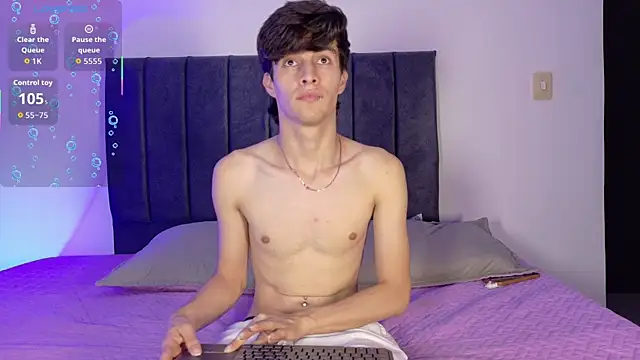 Snapshot of axxxel_twink chatting on July 6, 2026, 2:18 am axxxel twink online show from July 6, 2026, 2:18 am