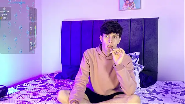 axxxel twink online show from June 7, 2026, 2:50 am