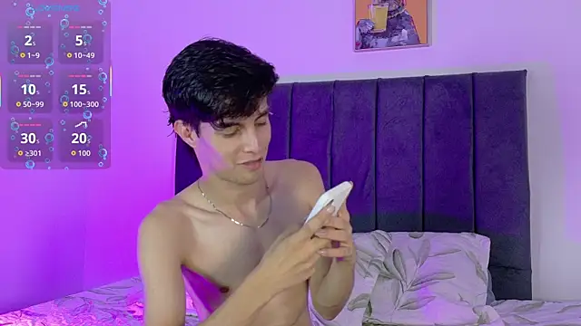 axxxel twink online show from June 21, 2026, 3:12 am