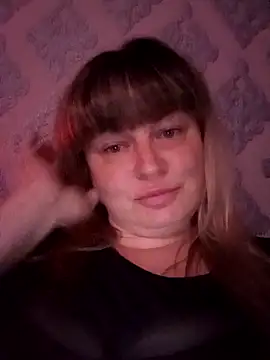 Snapshot of KristinaLowq chatting on April 10, 2026, 9:11 pm KristinaLowq online show from April 10, 2026, 9:11 pm