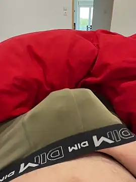 Snapshot of petitsexe52 chatting on March 6, 2026, 8:09 am petitsexe52 online show from March 6, 2026, 8:09 am