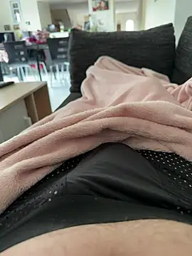 Snapshot of petitsexe52 chatting on March 10, 2026, 1:15 pm petitsexe52 online show from March 10, 2026, 1:15 pm