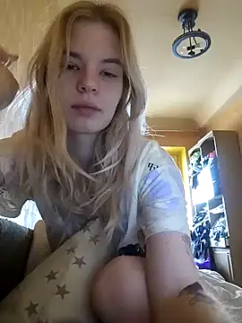 EsterSteele online show from February 3, 2026, 1:16 pm