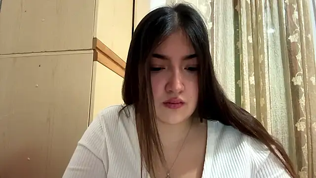 LunaVelix online show from February 3, 2026, 8:08 am